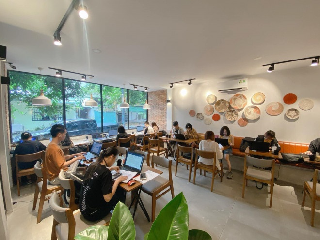 Khám phá hai cửa tiệm cà phê cực xinh dành cho hội cú đêm tại làng đại học Thủ Đức