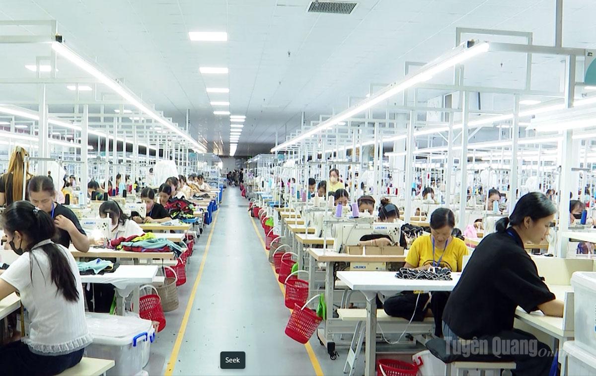 Khơi dòng đầu tư vào các khu công nghiệp
