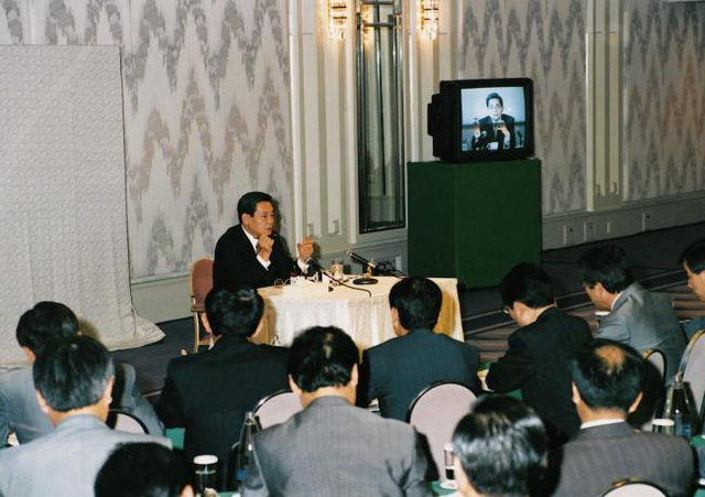 Chủ tịch Tập đoàn Samsung Lee Kun Hee và cuộc đại cải cách "New Management 1993"