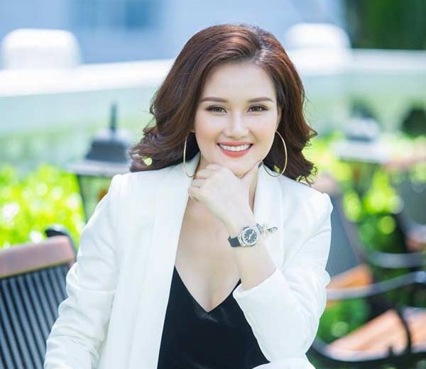 BTV xinh nhất VTV Huyền Châu uống thứ này mỗi tối để da và dáng đẹp
