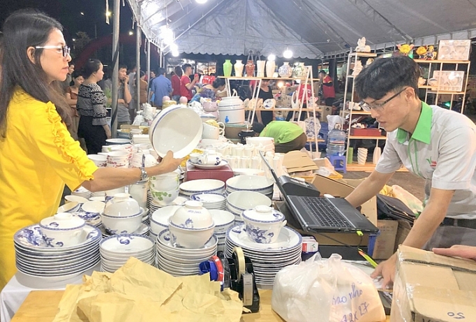 Bình Dương đưa hàng Việt về khu, cụm công nghiệp