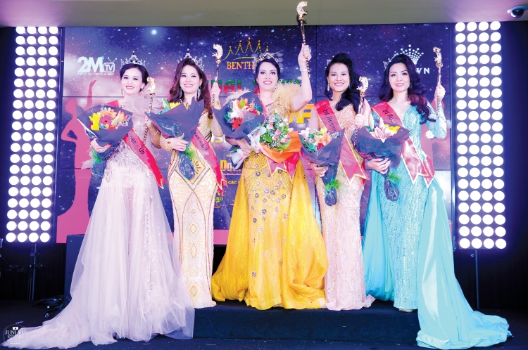 Tân Hoa hậu Thế giới doanh nhân 2019 Phượng Hồng Kông: Hành trang tôi mang đến cuộc thi là trí tuệ và trái tim