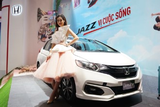 Những người mẫu ấn tượng tại Triển lãm ô tô Việt Nam 2017