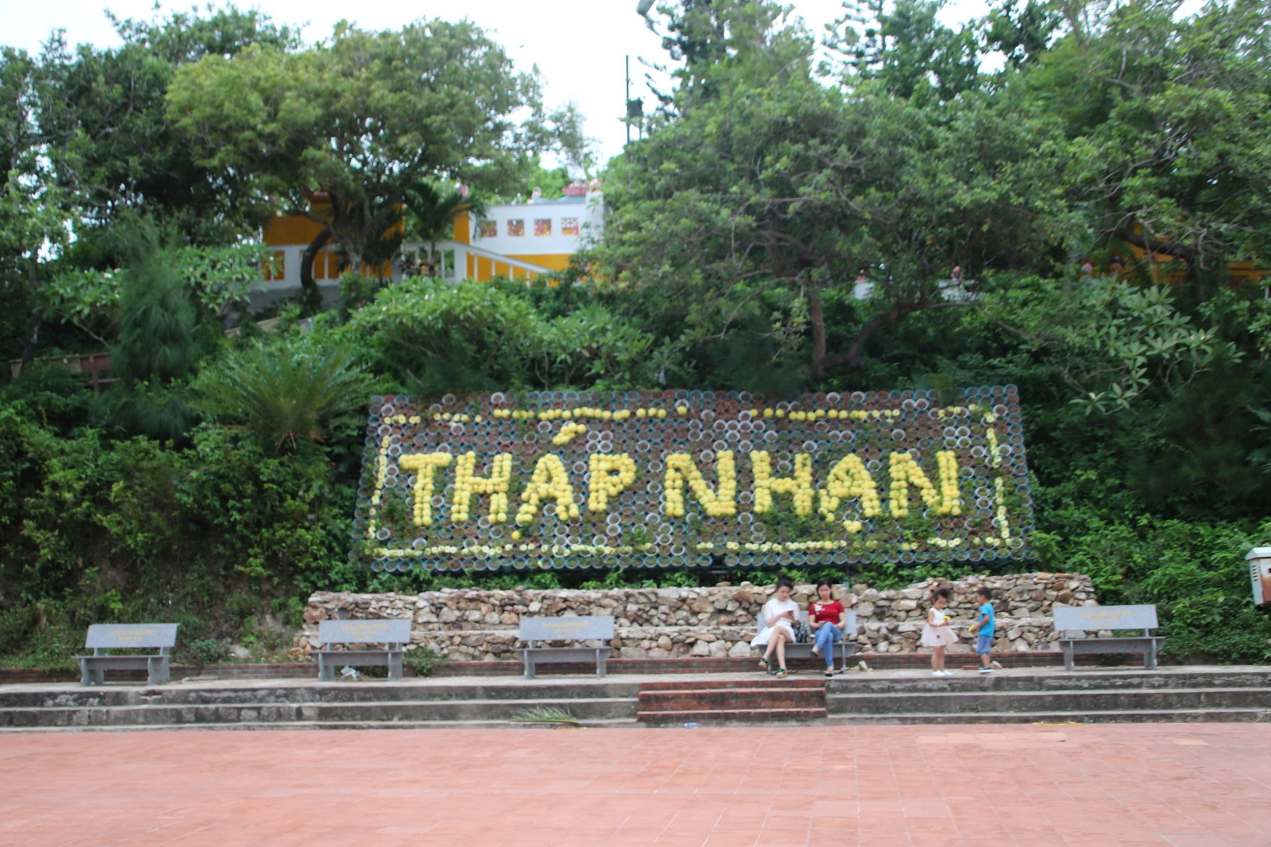 Về Phú Yên chiêm ngưỡng nét đẹp cổ kính của tháp Nhạn