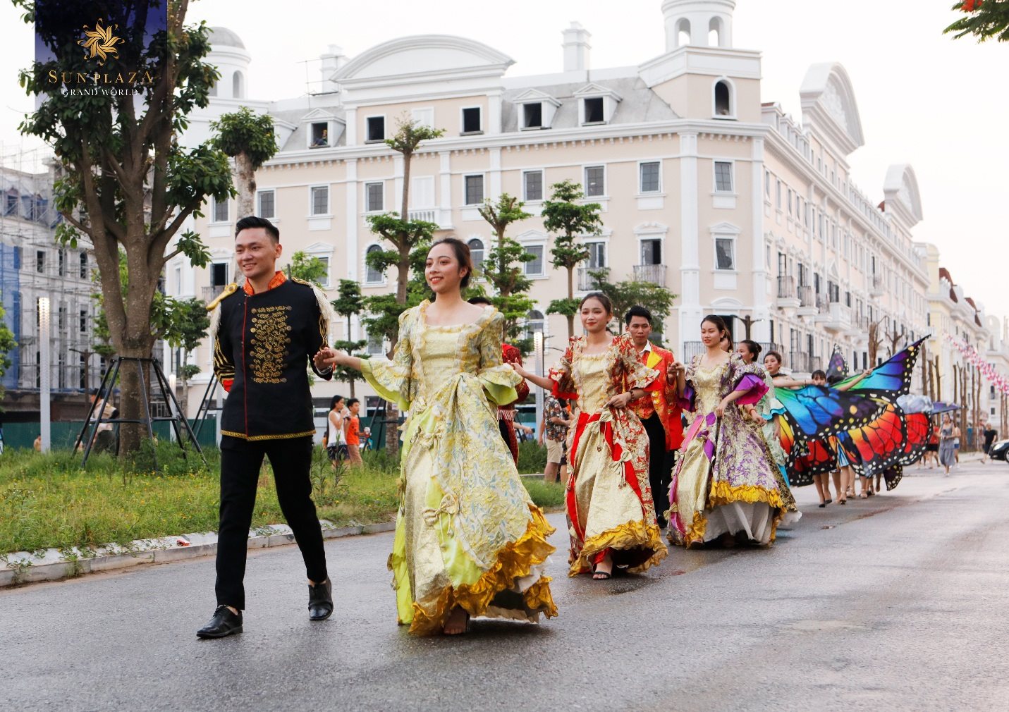 Du khách hào hứng với Sun Dance Festival ở Hạ Long