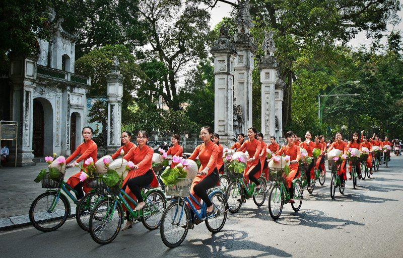 Hà Nội khai thác giá trị di sản áo dài để phát triển du lịch