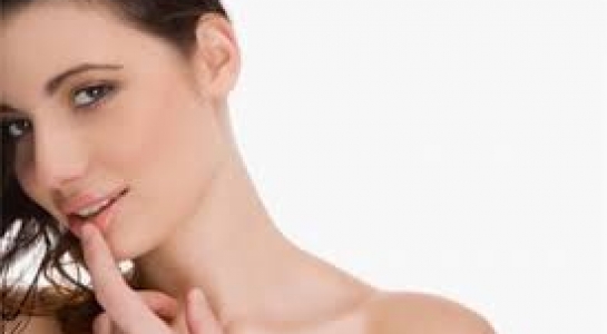 Bí quyết giúp môi hồng tự nhiên