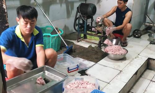 Quán bún chả Hà Nội lâu năm bậc nhất ở Sài Gòn