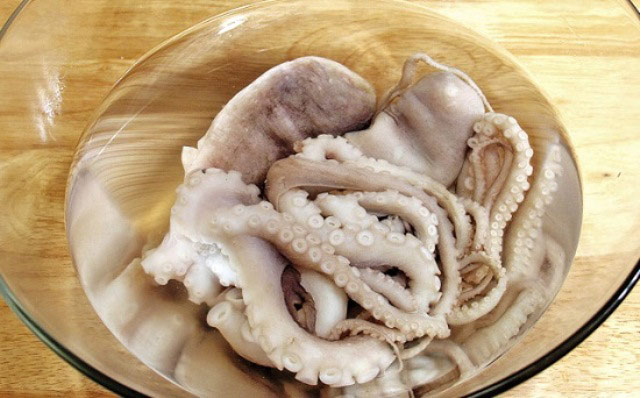 Cách làm bạch tuộc áp chảo giòn ngon sần sật