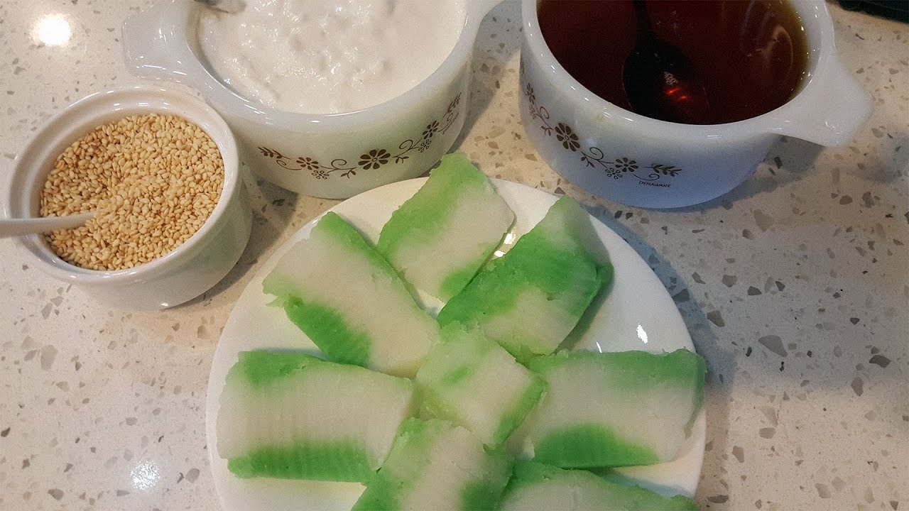 Cách làm bánh đúc lá dứa nước cốt dừa cực ngon ngay tại nhà