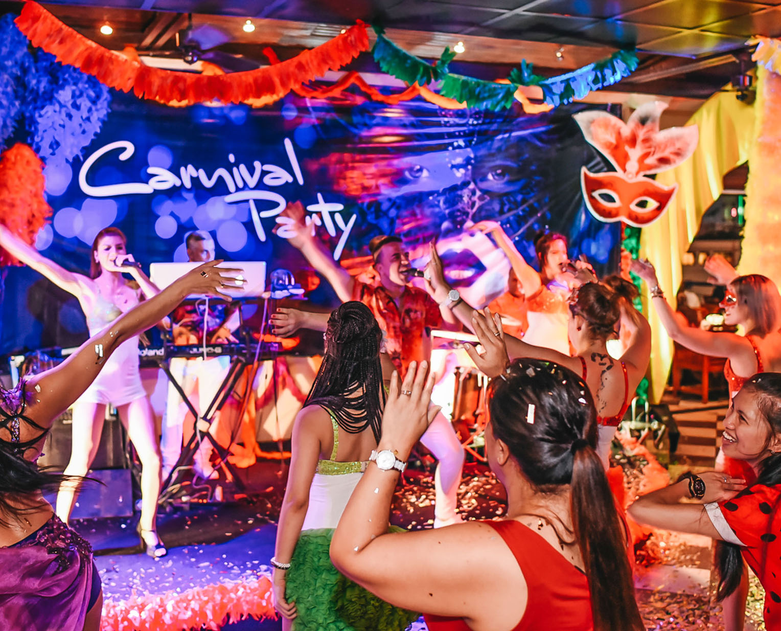 Chào đón đêm hội Carnival
