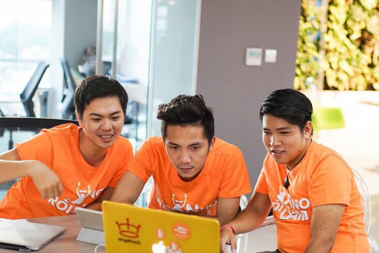 9X Khởi nghiệp : Đưa cơm mẹ nấu tới dân công sở
