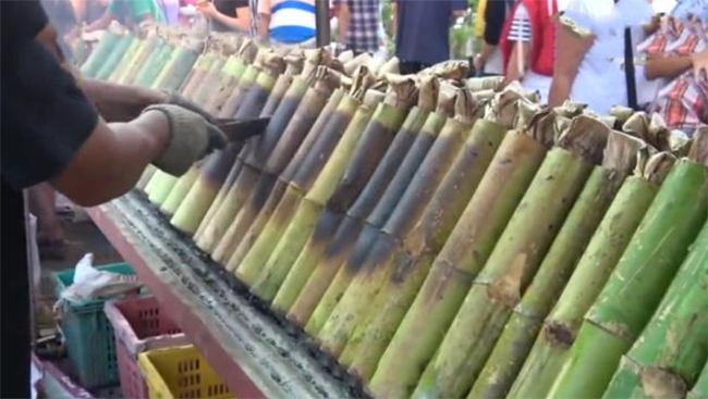 Đặc sản ống tre ở TQ, người qua đường ngoái nhìn tò mò nhưng ăn thử chỉ biết xuýt xoa