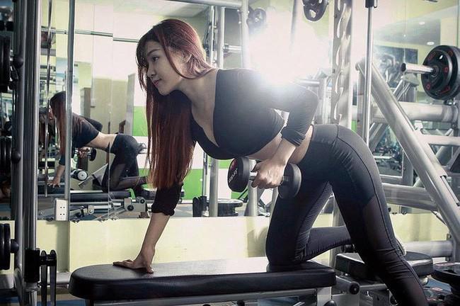 Từng thất nghiệp vì quá béo, bạn gái Văn Lâm giờ đây sở hữu vóc dáng nóng bỏng "nhức mắt"