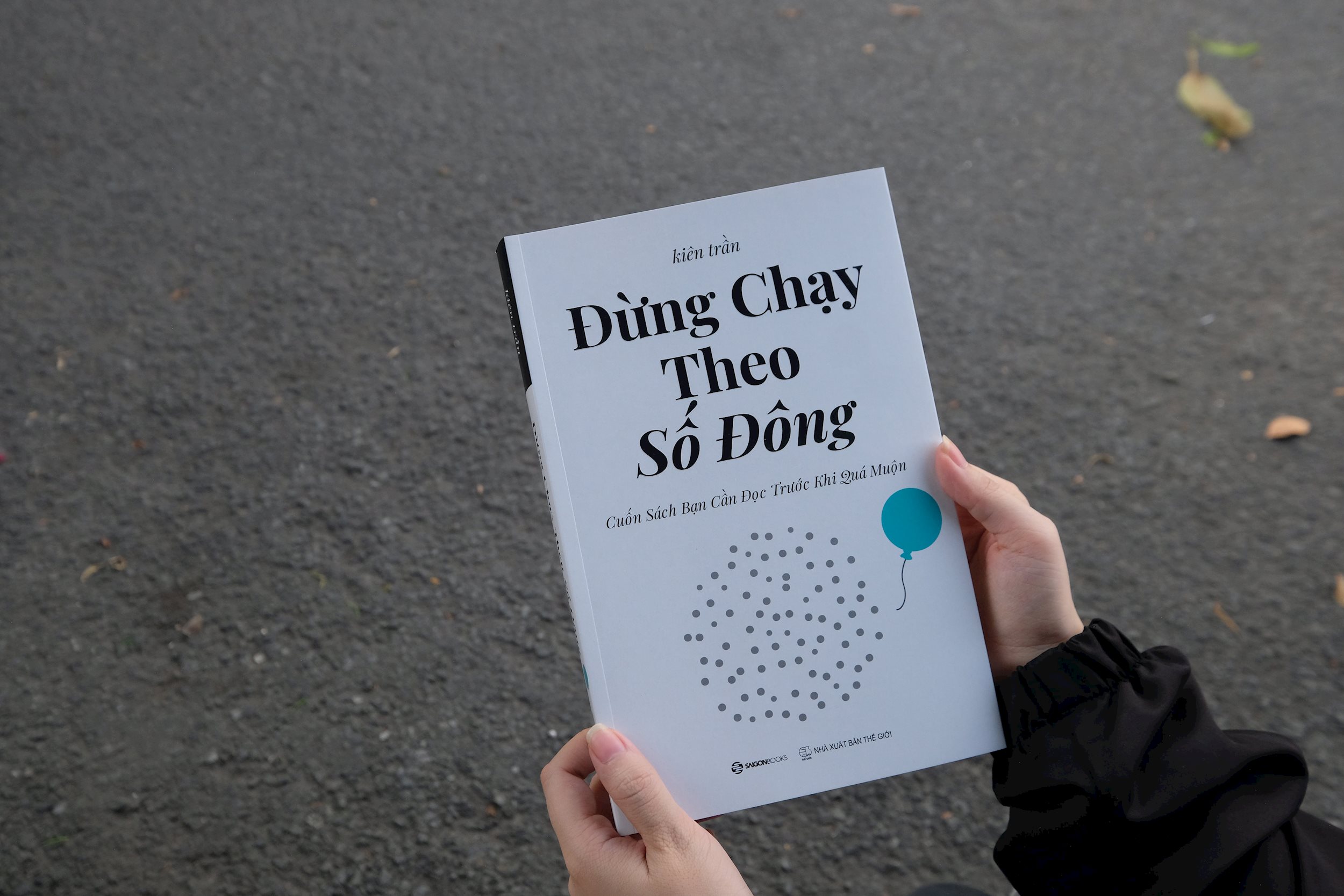 Sách mới: ‘Đừng chạy theo số đông'