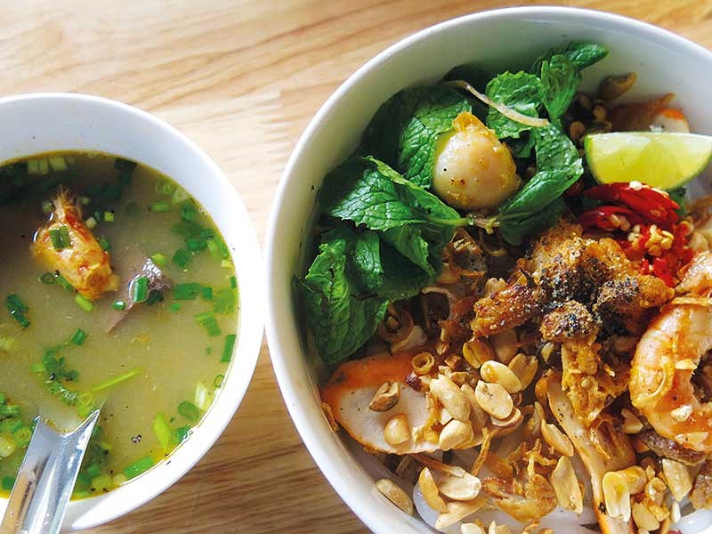 Độc đáo bánh canh khô Xì phố
