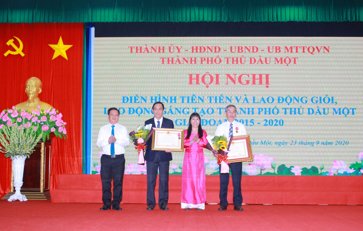 NutiFood vinh dự đón nhận huân chương lao động hạng 3