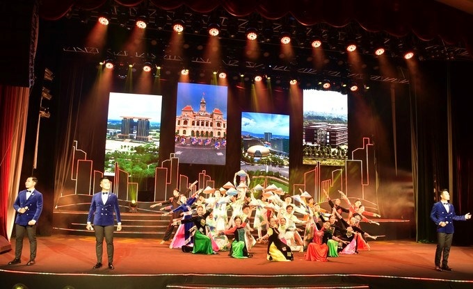 Chương trình nghệ thuật "TPHCM - nơi hội tụ những dòng sông"
