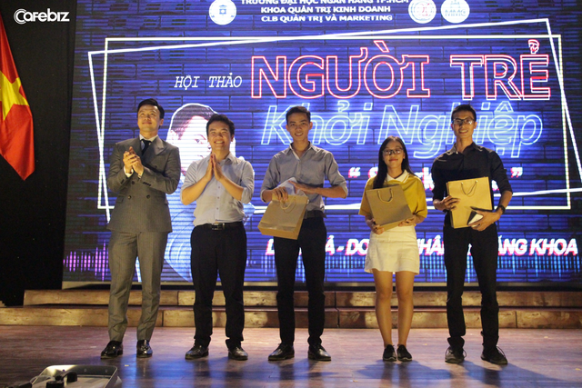 3 sinh viên Ngân hàng trình bày ý tưởng startup, Shark Khoa nhắn nhủ: Cứ học rồi đi làm lấy kinh nghiệm, khi ấy hẵng nghĩ đến chuyện khởi nghiệp!