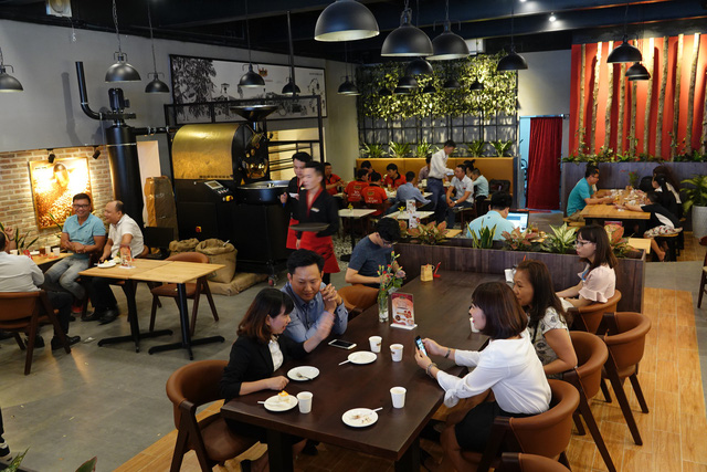 King Coffee của bà Lê Hoàng Diệp Thảo tấn công thị trường TP.HCM: Tuyên bố mở 1.000 cửa hàng, mục tiêu top 3 thương hiệu cà phê lớn nhất Việt Nam