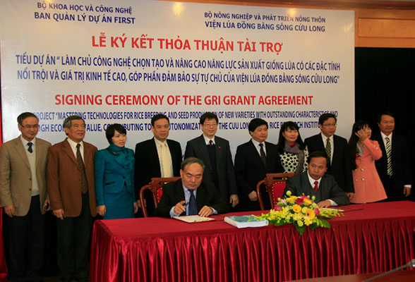 First tài trợ 3 triệu USD cho viện lúa đồng bằng sông Cửu Long