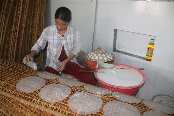 Các làng nghề nhộn nhịp vào vụ Tết