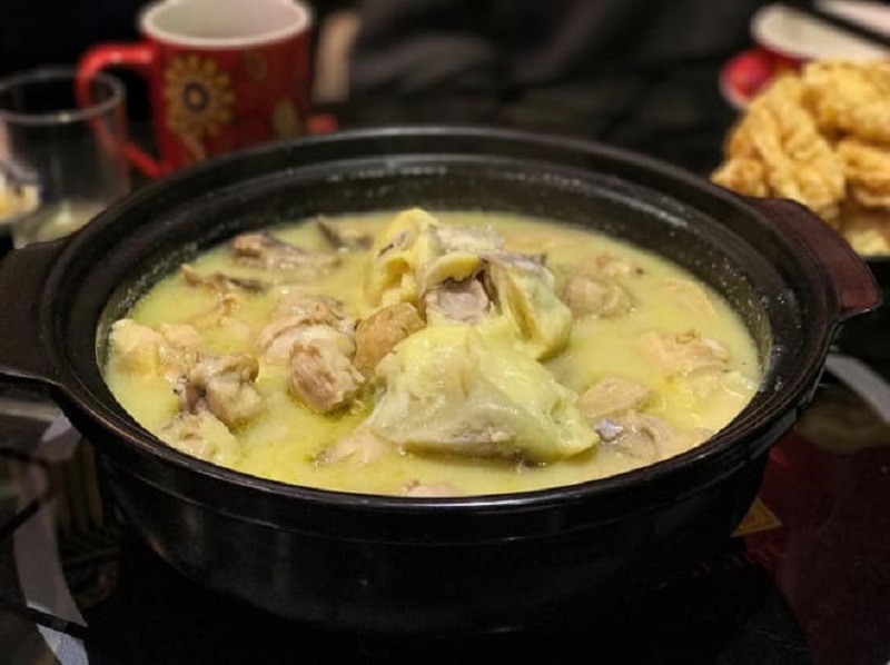 Lẩu gà sầu riêng - món ăn lạ miệng, lạ tai, lạ mắt ở Trung Quốc