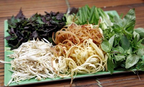 Lẩu riêu cua sườn sụn cho cả nhà sum họp