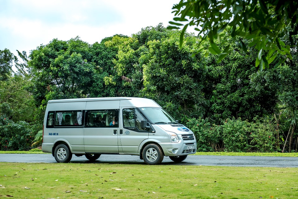 Ford Công Bố Giá Mới Cho Dòng Xe Transit