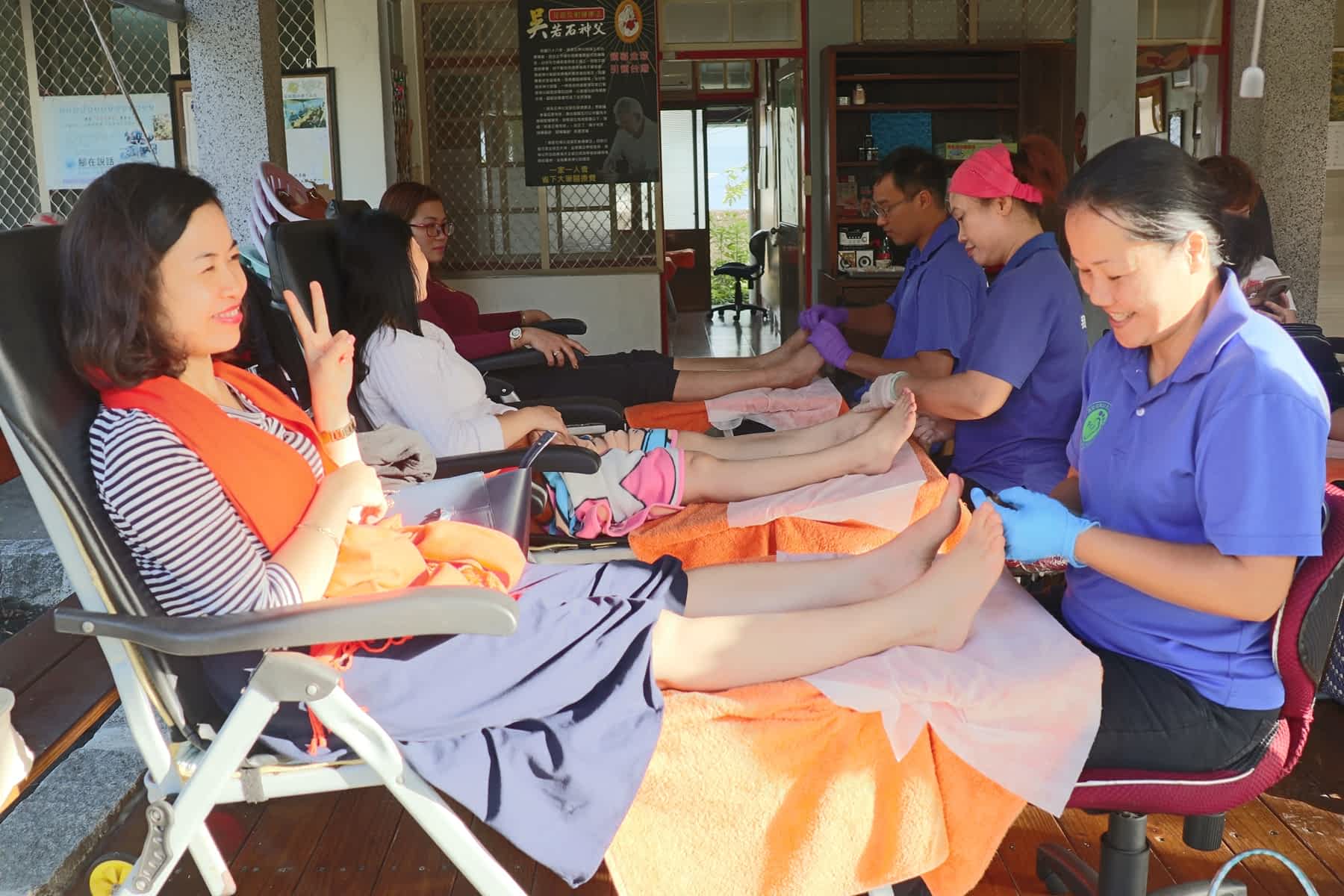 Father Josef’s Method of  Reflexology - “Từ bàn chân đến trái tim"