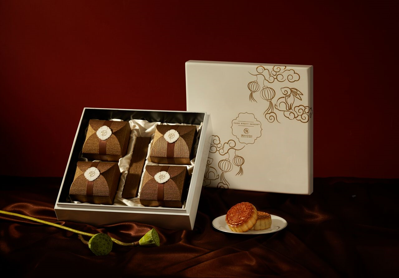 Park Hyatt và Moon N Sun giới thiệu bộ sưu tập bánh trung thu 