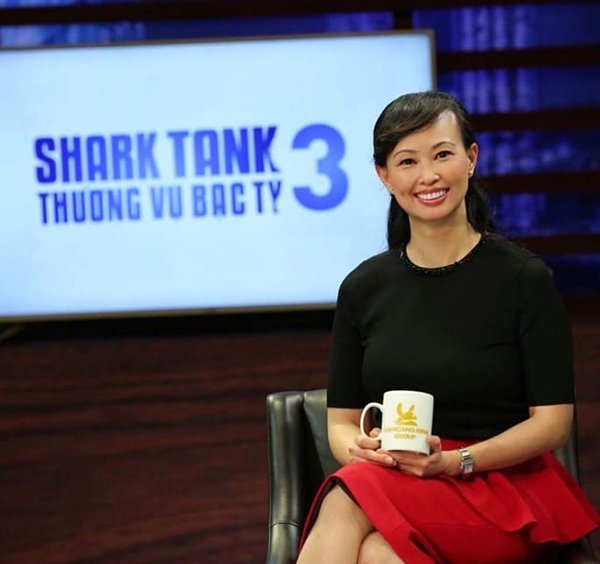 Người đàn bà thép của Thương vụ bạc tỷ đẹp rạng ngời sau khi sinh con ở tuổi tứ tuần