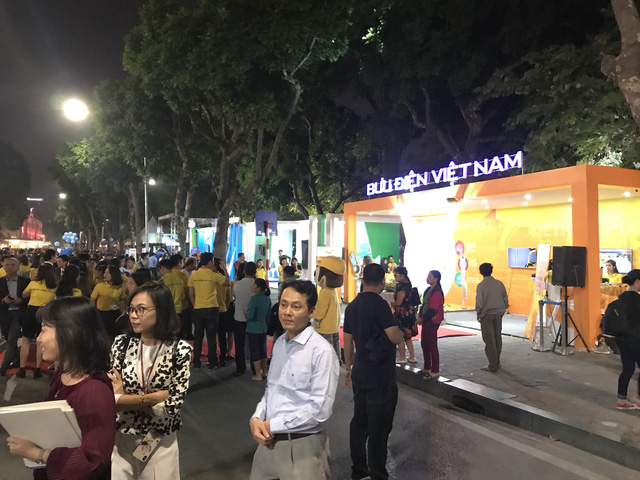 Online Friday: Cơ hội mua hàng 0 đồng ngày tại hồ Gươm
