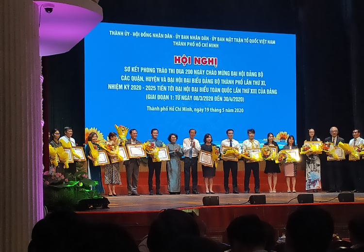 ABBank nhận bằng khen vì đóng góp tích cực trong việc chống dịch Covid-19