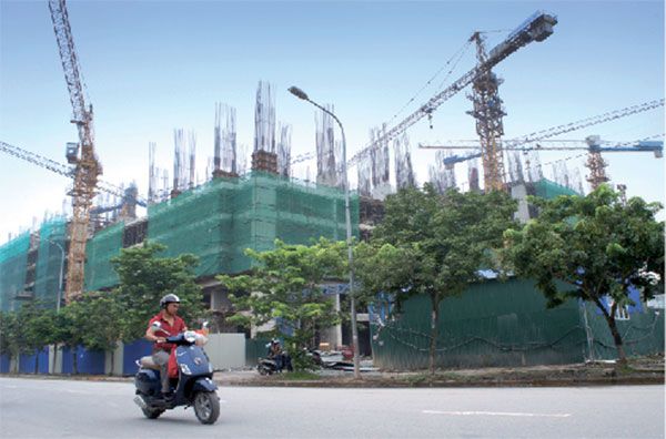 Đầu tư vào “vòng xoáy” thép xây dựng: Hòa Phát phiêu lưu hay nhạy bén?