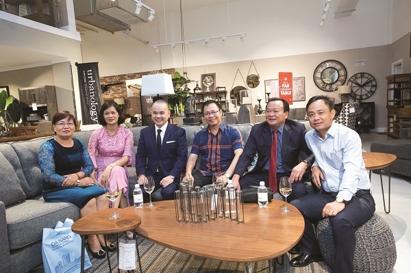 Phố Xinh đem thương hiệu Ashley Furniture về showroom Đà Nẵng