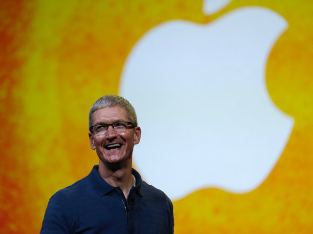 Điều hành công ty nghìn tỷ USD, Tim Cook cho rằng tiền bạc không tạo động lực cho mình, vẫn mua đồ lót giảm giá và muốn quyên góp hết tiền bạc sau khi trả học phí cho cháu trai