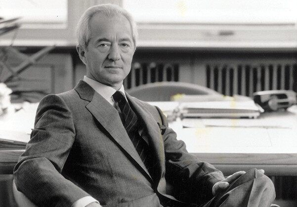 Leonardo Del Vecchio: Cậu bé lớn lên trong trại trẻ mồ côi, không bằng cấp trở  thành tỷ phú giàu nhất nước Ý nhờ gây dựng đế chế kính mắt số 1 thế giới