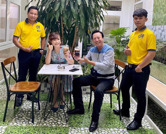 Chuỗi cà phê Ông Bầu của Bầu Đức và Bầu Thắng đồng loạt khai trương 16 cửa hàng giữa bão Covid-19