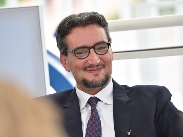 Hé lộ về tỷ phú bí ẩn giàu nhất Italy