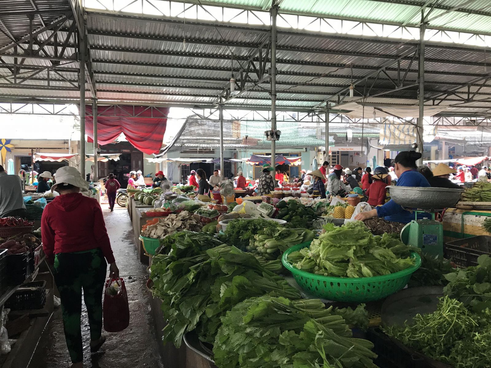 Doanh nghiệp tung chiêu giảm giá 'khủng' thu hút khách hàng