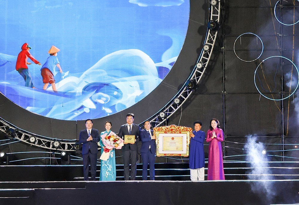 Khai mạc Festival Cửa Lò 2026, vinh danh Đô thị du lịch sạch ASEAN