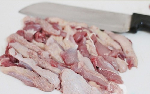 Thịt vịt xào dứa nhanh gọn mà hấp dẫn