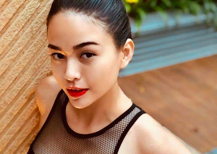 Tiễn H' Hen Niê lên đường thi Miss Univere, Mâu Thuỷ chỉ đánh son kẻ mày mà vẫn xinh đẹp