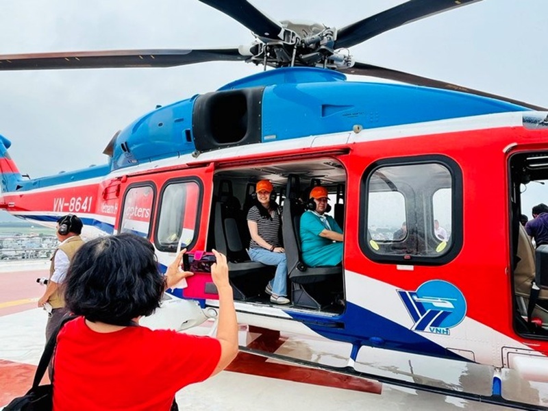 Nhanh chóng mở lại tour trực thăng ngắm cảnh TPHCM
