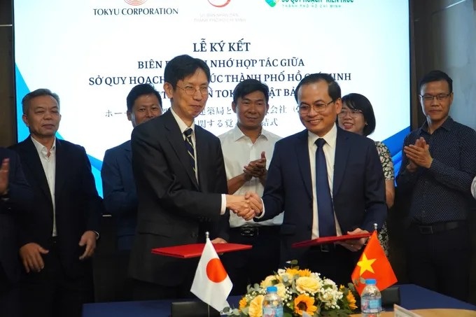 TPHCM nghiên cứu phát triển hệ thống đường sắt nhẹ kết nối với tuyến metro
