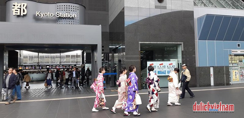 Du lịch bụi từ Tokyo đến Kyoto - đi ra sao, ở thế nào?