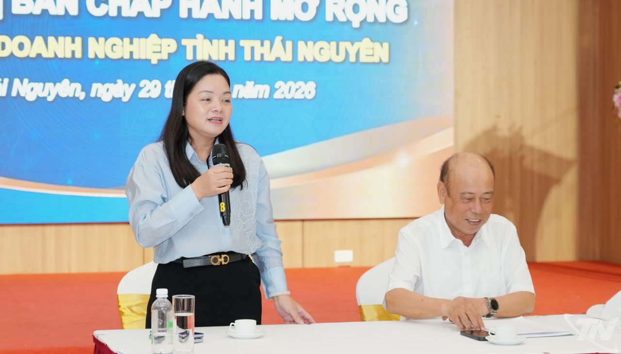 Đồng chí Phó Chủ tịch UBND tỉnh đề nghị Hiệp hội Doanh nghiệp tỉnh tiếp tục phát huy vai trò cầu nối giữa doanh nghiệp với chính quyền