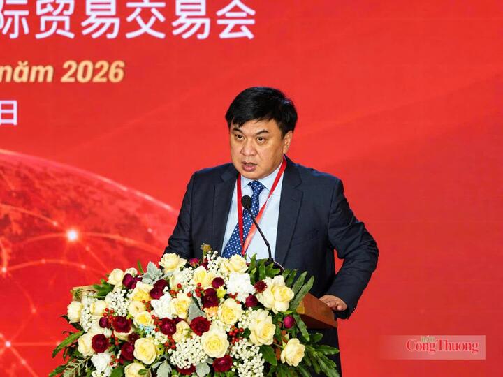 Ông Lê Hoàng Tài, Phó Cục trưởng Cục Xúc tiến thương mại, Bộ Công Thương, Bộ Công Thương phát biểu tại lễ khai mạc. Ảnh: Minh Đức