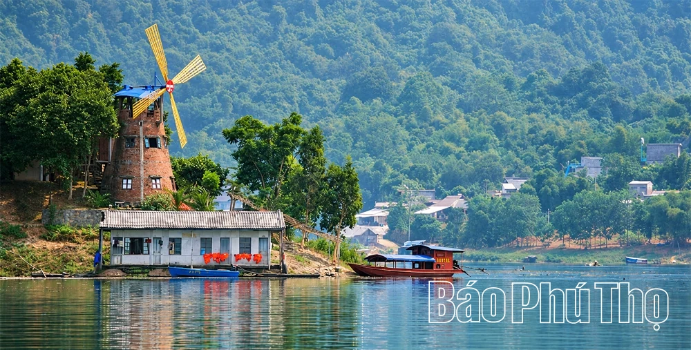 Thung Nai thúc đẩy nguồn thu từ du lịch